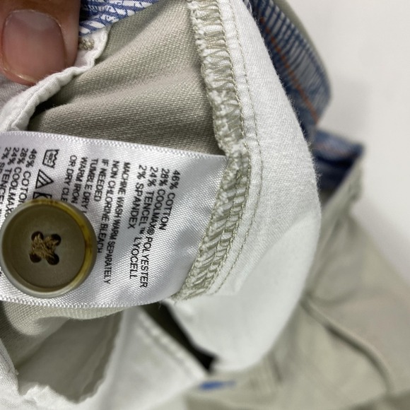 Tommy Bahama Shorts Mens 34 Beige Stretch Chino Flat Front Island 9 Inseam - Picture 9 of 10